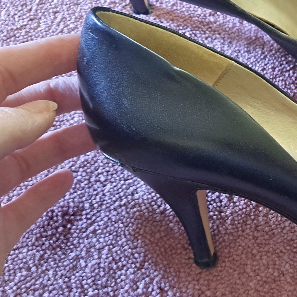 Vintage Black Bandolino High Heel Classic Pumps Size 7 - Picture 9 of 13